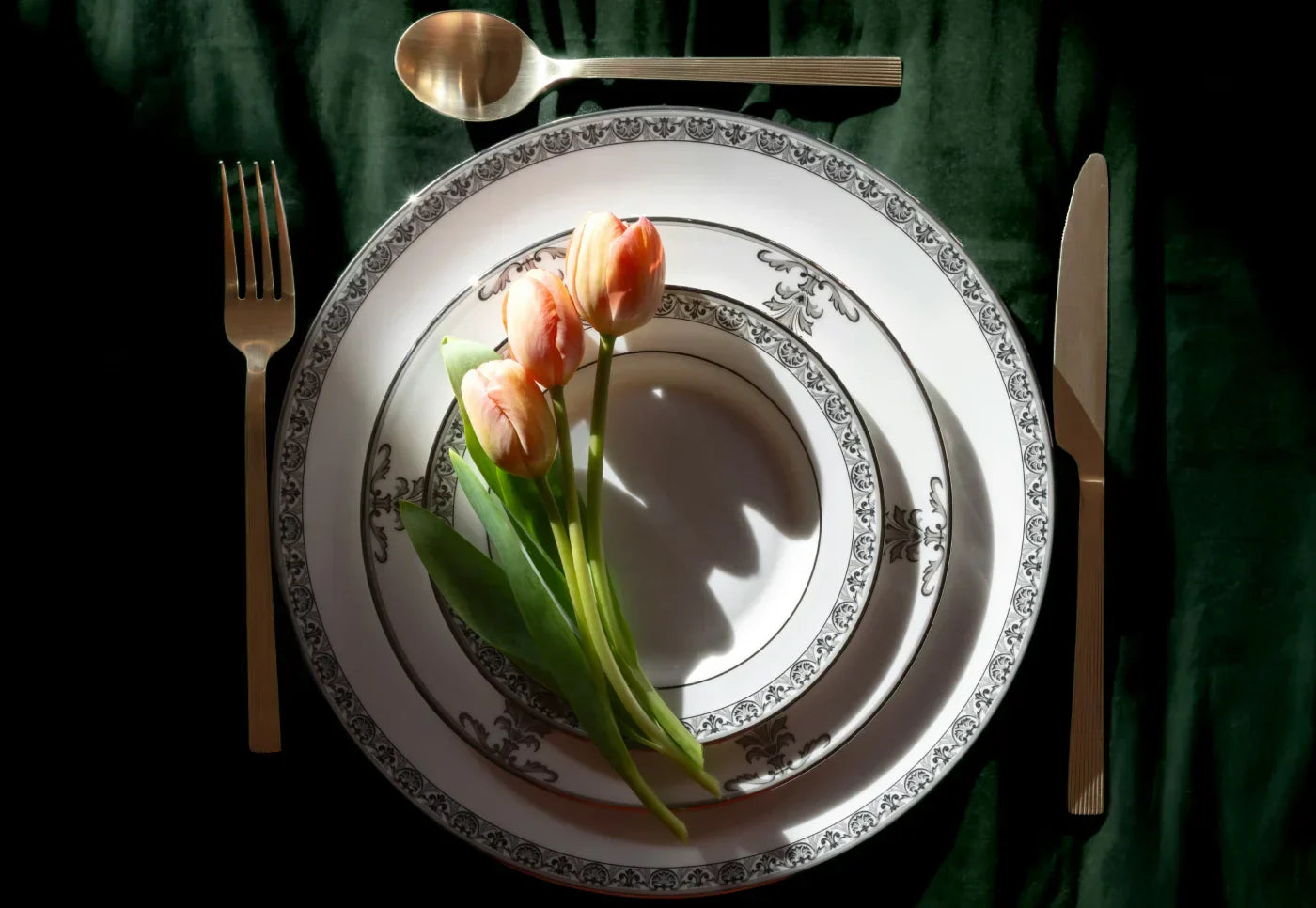 Luxury Plates and Dinnerware Sets
